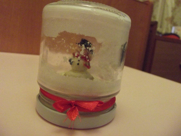 Банка с снеговиком . Банка с снеговиком .