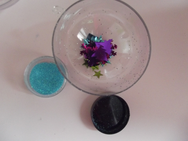 Шарик на елку . Шарик на елку .