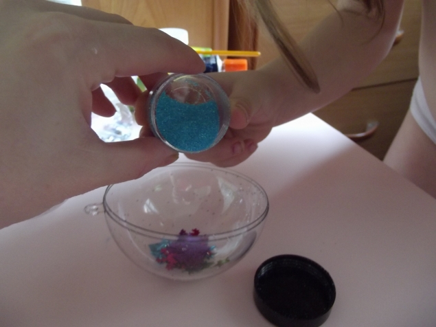 Шарик на елку . Шарик на елку .