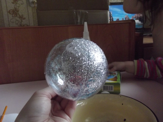 Шарик на елку . Шарик на елку .