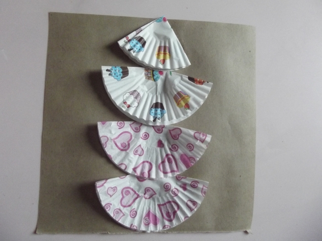 Елка . Елка .