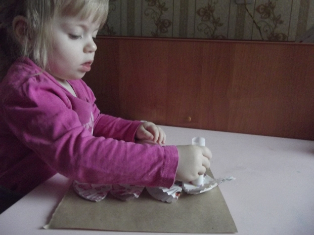 Елка . Елка .