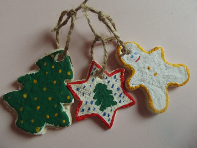 Елочные игрушки .