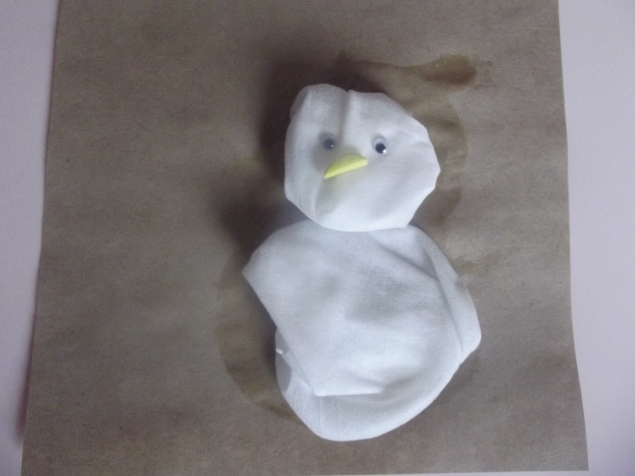 Снеговик из салфеток . Снеговик из салфеток .