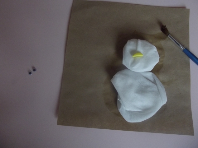 Снеговик из салфеток . Снеговик из салфеток .