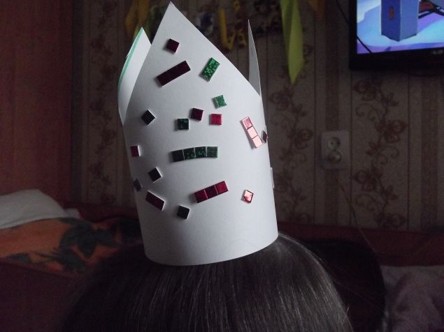 Короны . Короны .