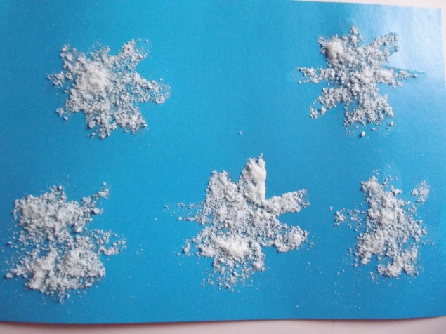 Снежинки из соли .