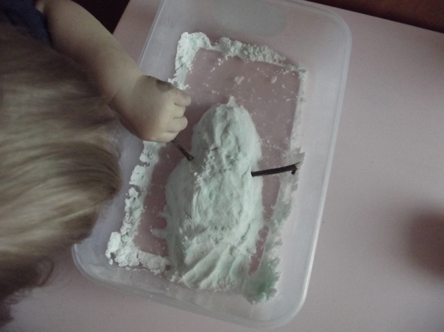 Миниатюрный снеговик .