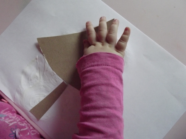 Елка из крафт бумаги . Елка из крафт бумаги .