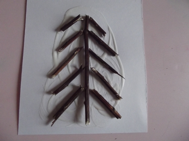 Елочка из веточек .