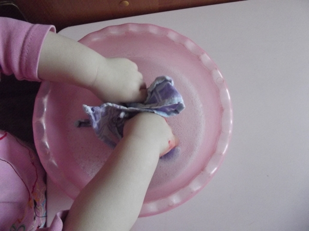 Стирка по Монтессори . Стирка по Монтессори .