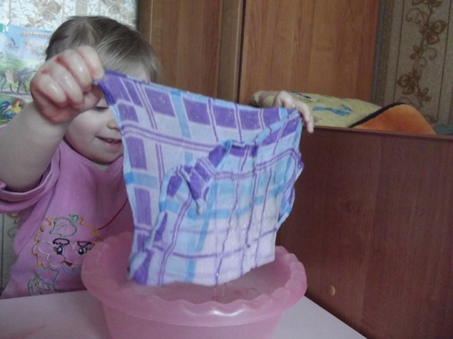 Стирка по Монтессори . Стирка по Монтессори .