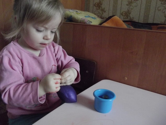 Мелкая моторика с шариком . Мелкая моторика с шариком .