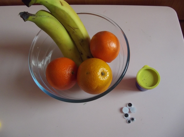 Забавные фрукты .