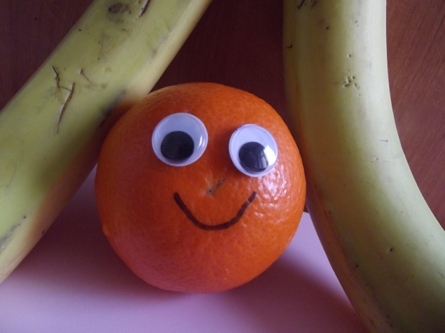 Забавные фрукты .