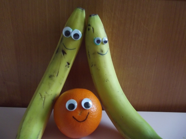 Забавные фрукты .