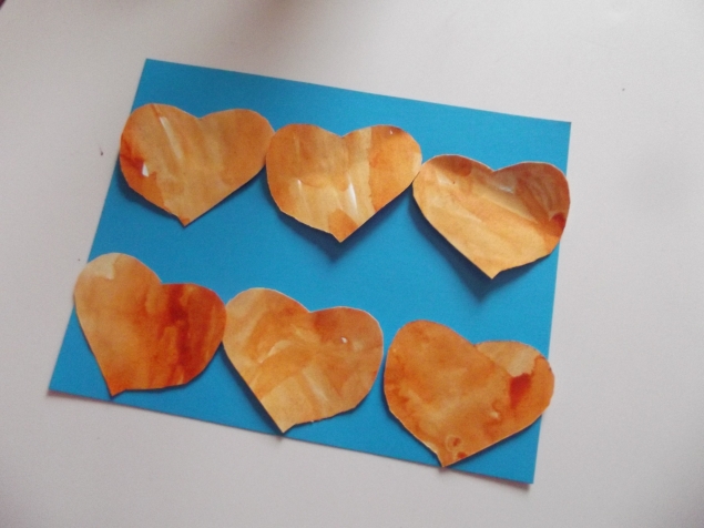 Цветные сердечки . Цветные сердечки .