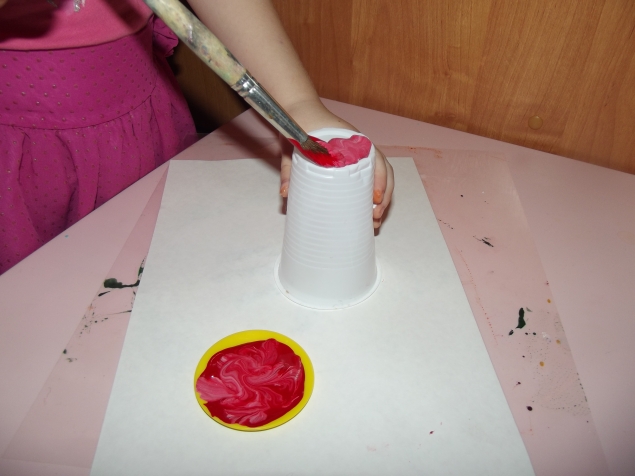 Стаканчик с сердцем . Стаканчик с сердцем .