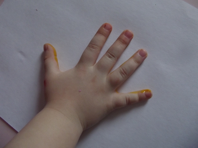 Курица с цыплятами .