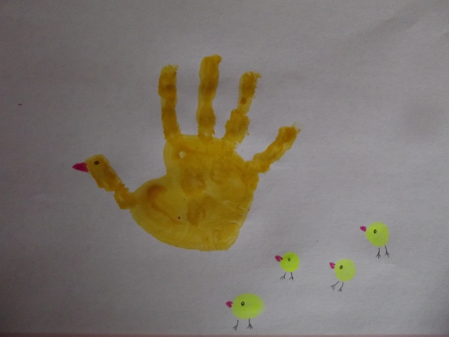 Курица с цыплятами .