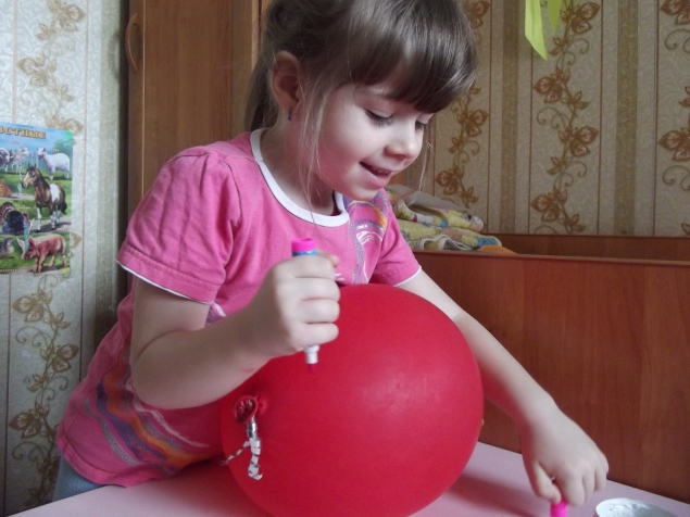 Рисуем на шарике . Рисуем на шарике .