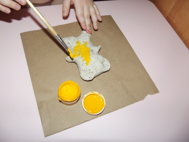 Лепим из ржаного теста .