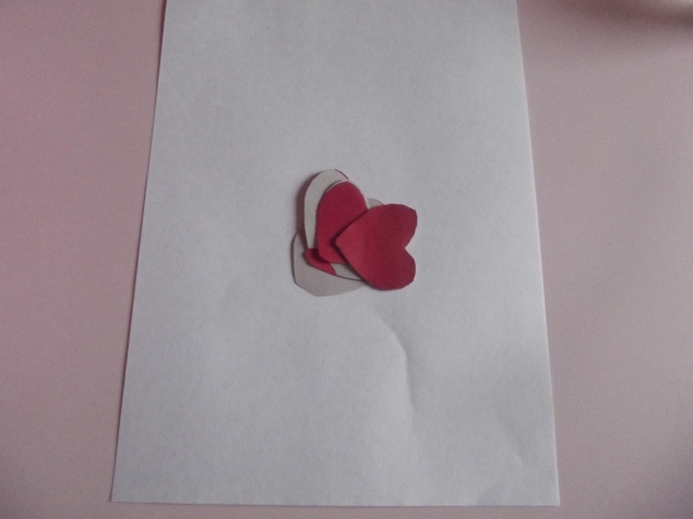 Цветок из сердечек . Цветок из сердечек .