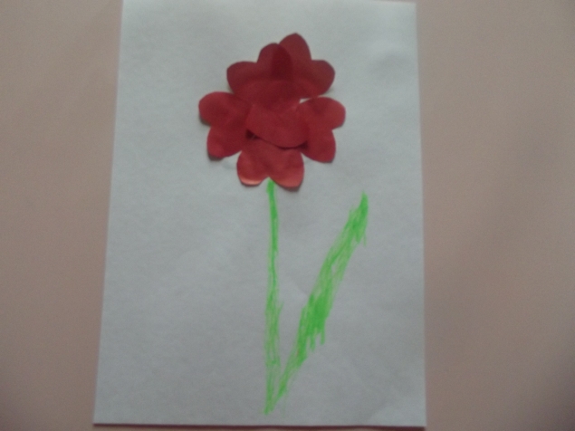 Цветок из сердечек . Цветок из сердечек .