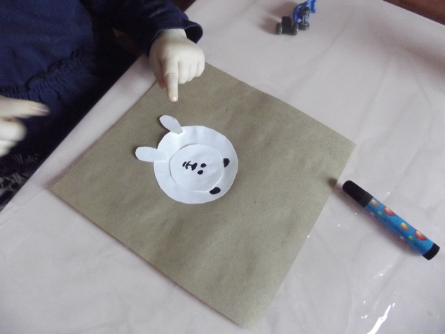 Белый мишка . Белый мишка .