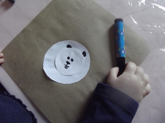 Белый мишка . Белый мишка .