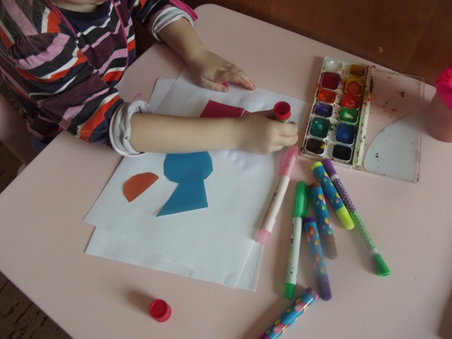 Робот . Робот .