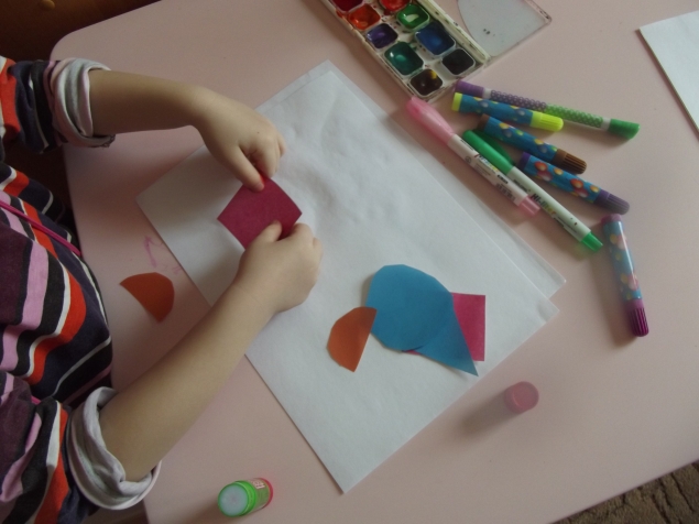 Робот . Робот .