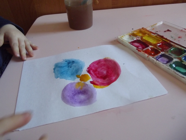 Разноцветный цветок .