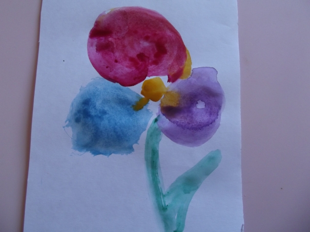 Разноцветный цветок .