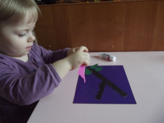 Цветы на ветке . Цветы на ветке .