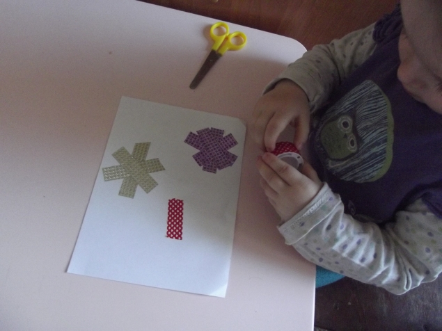 Цветы из скотча .