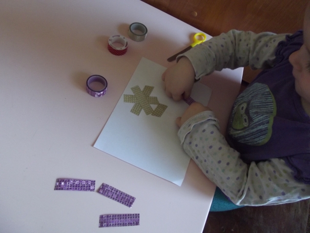 Цветы из скотча .