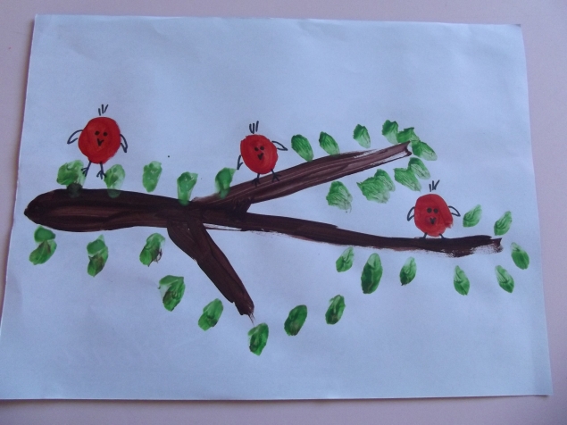 Ветка с птичками .