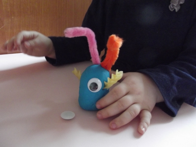 Монстрики из пластилина . Монстрики из пластилина .