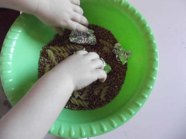 Прятки . Прятки .