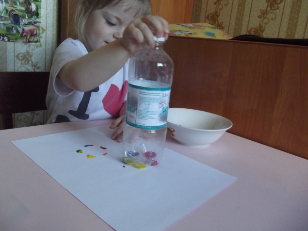 Рисование бутылкой . Рисование бутылкой .