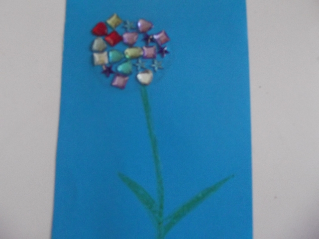 Цветок из страз . Цветок из страз .