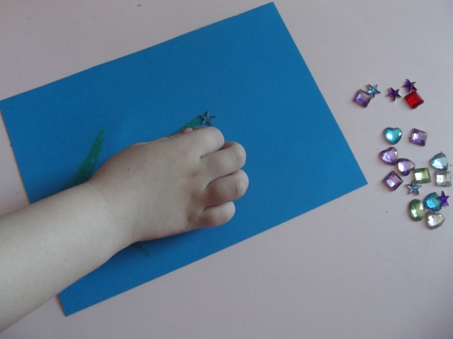 Цветок из страз . Цветок из страз .