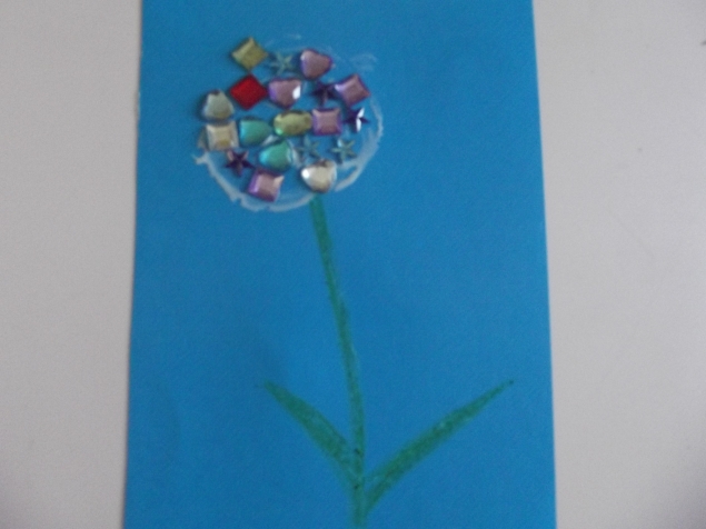 Цветок из страз . Цветок из страз .