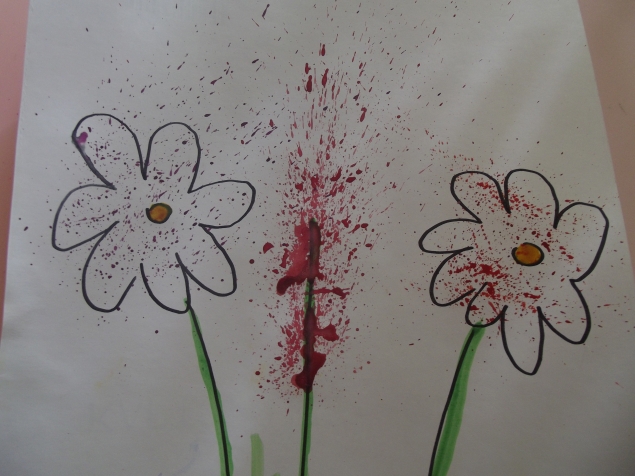 Цветы брызгами . Цветы брызгами .