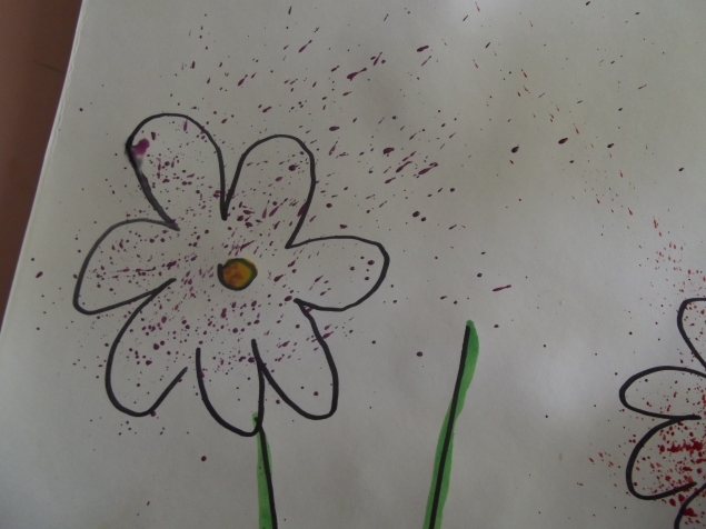 Цветы брызгами . Цветы брызгами .