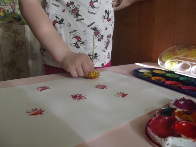 Картина одуванчиком .