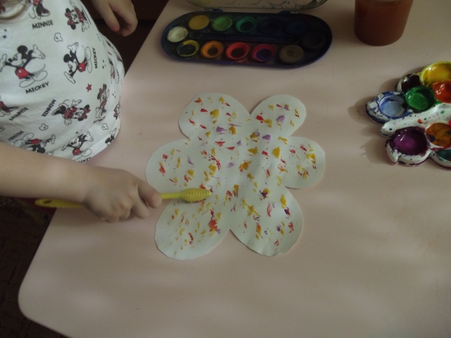 Разноцветный цветочек . Разноцветный цветочек .