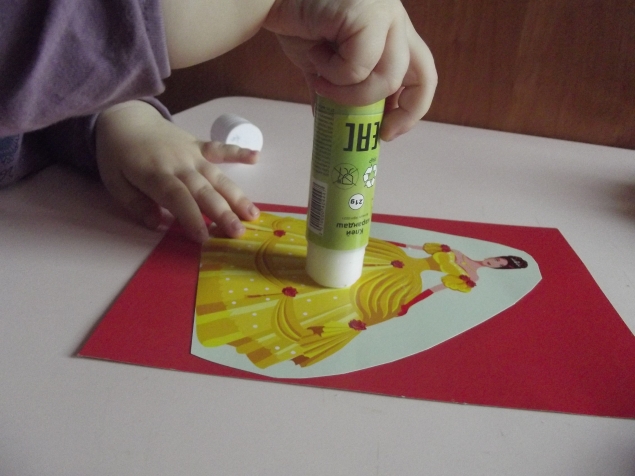 Украшаем платье принцессы .