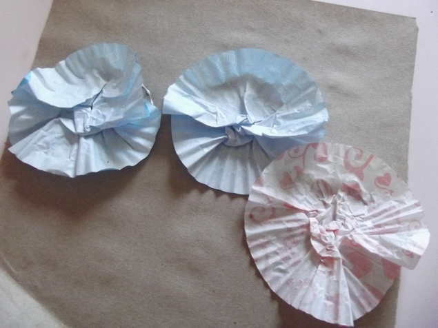 Цветы из формочек . Цветы из формочек .